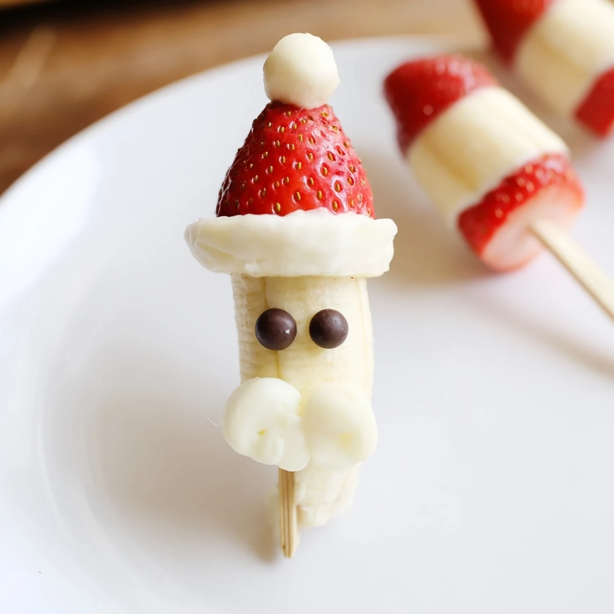 Delicious Banana Strawberry Santa Skewers: easy, healthy treats perfect for parties or a fun snack!